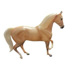 Breyer Reeves Family Arabian Stallion Horse Molded